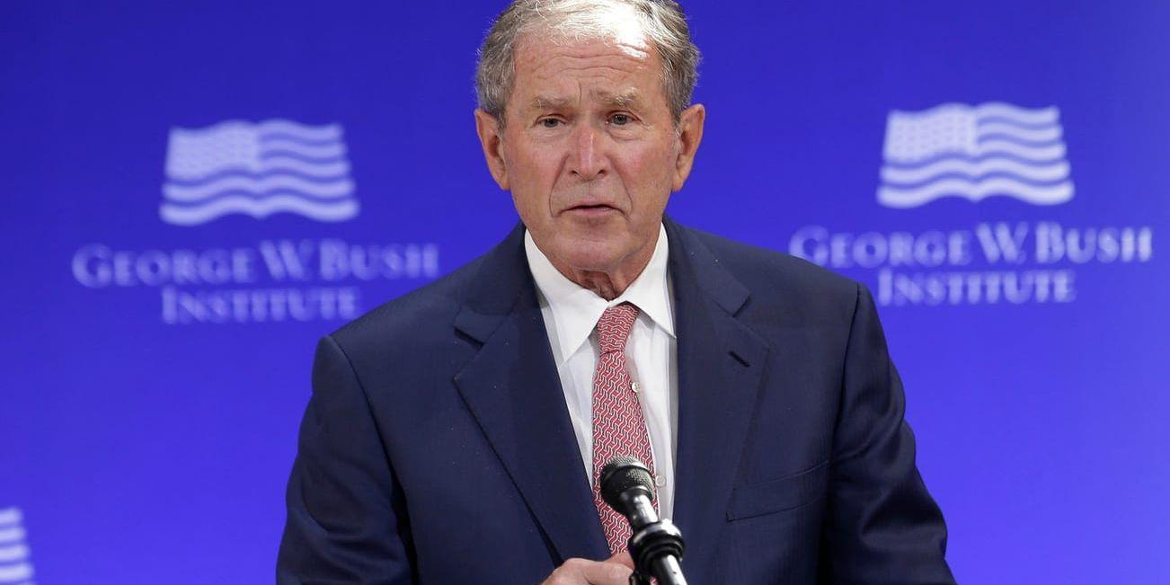 Den tidigare president George W.Bush höll ett skarpt tal mot den rådande politiska situationen i USA. Men han nämnde inte sittande president Donald Trump vid namn.