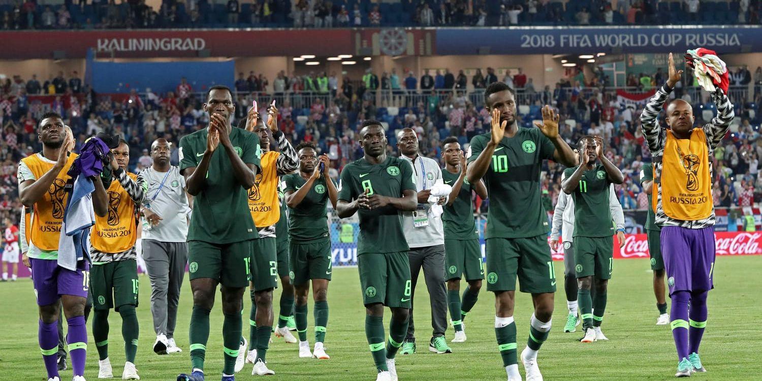 Nigerianska spelarna tackade fansen efter förlusten mot Kroatien i VM-premiären.