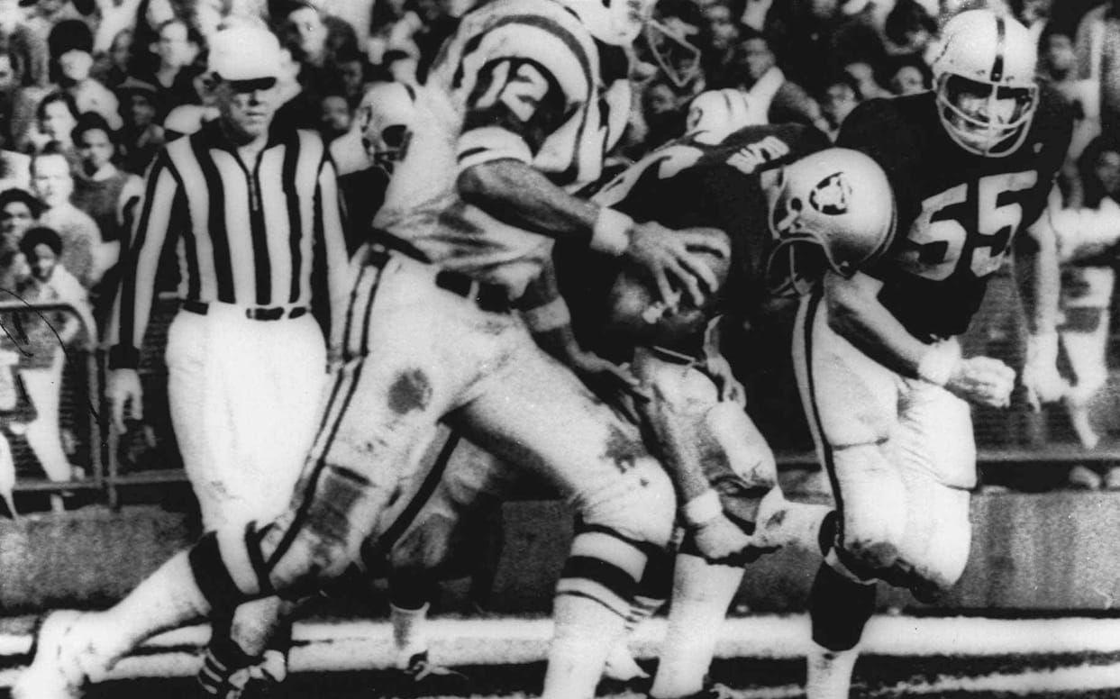 THE HEIDI GAME. Den dramatiska matchen mellan Oakland Raiders och New York Jets den 17 november 1968 gick på övertid när NBC bröt direktsändningen för att visa filmen Heidi. Precis på den tid då den var schemalagd, med andra ord. Avbrottet orsakade en tittarstorm och efter det togs beslutet att direktsända matcher visas ända till slutet innan man visar nästa program. Matchen blev senare omtalad som "The Heidi Game". Foto: TT