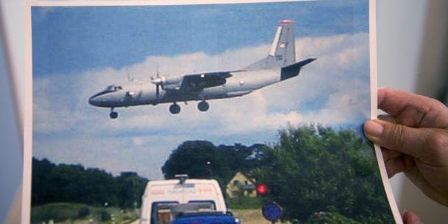 Ögonblicksbild. Berth lyckades fånga det rysktillverkade flygplanet Antonovs inflygning till Halmstads flygfält någon gång på 1980-talet.