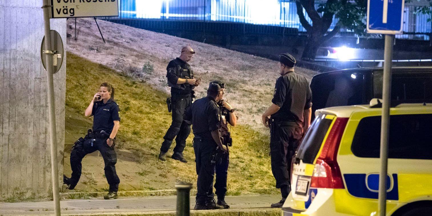 En man i 20-årsåldern sköts ihjäl i Rosengård i Malmö sent på måndagen.