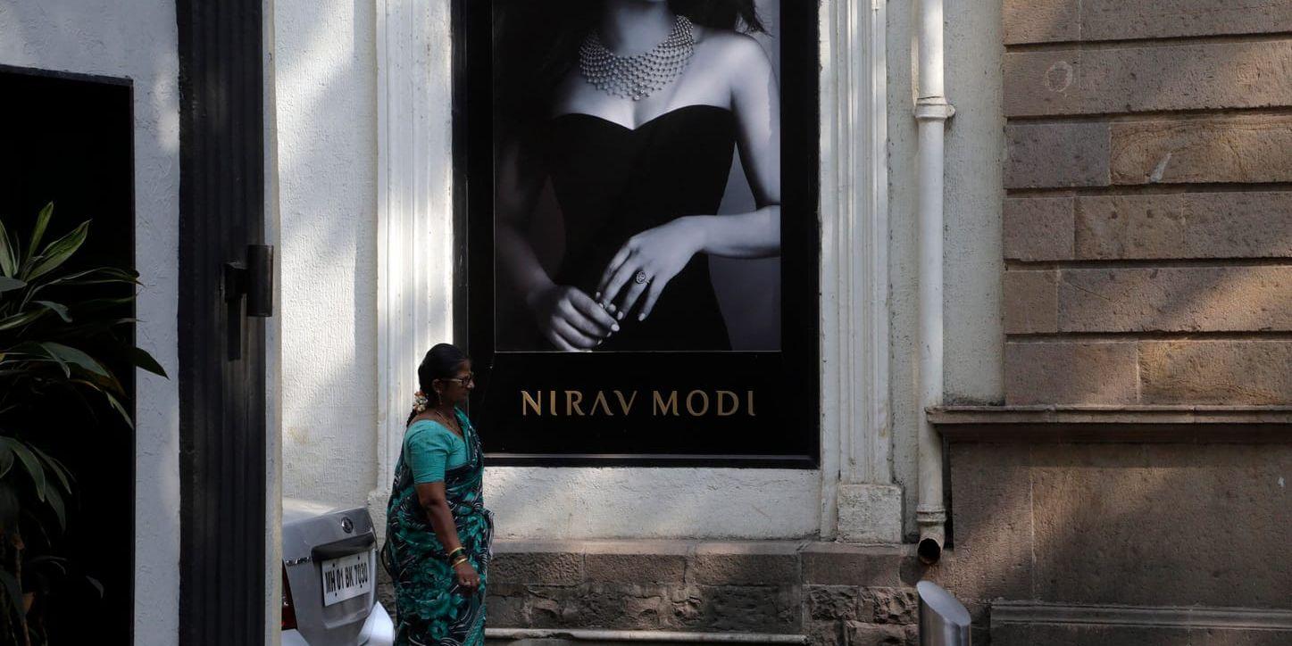 En reklamskylt i Bombay för Nirav Modis företag.