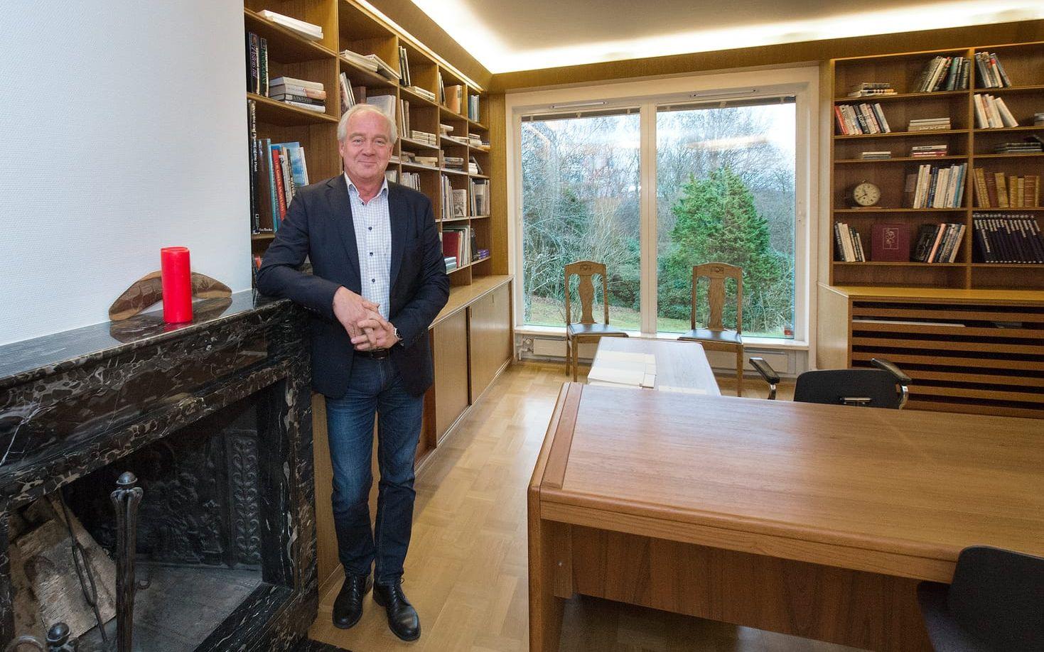 Peter Wolfhagen i biblioteket i Littorins villa. Bild: Ola Folkesson