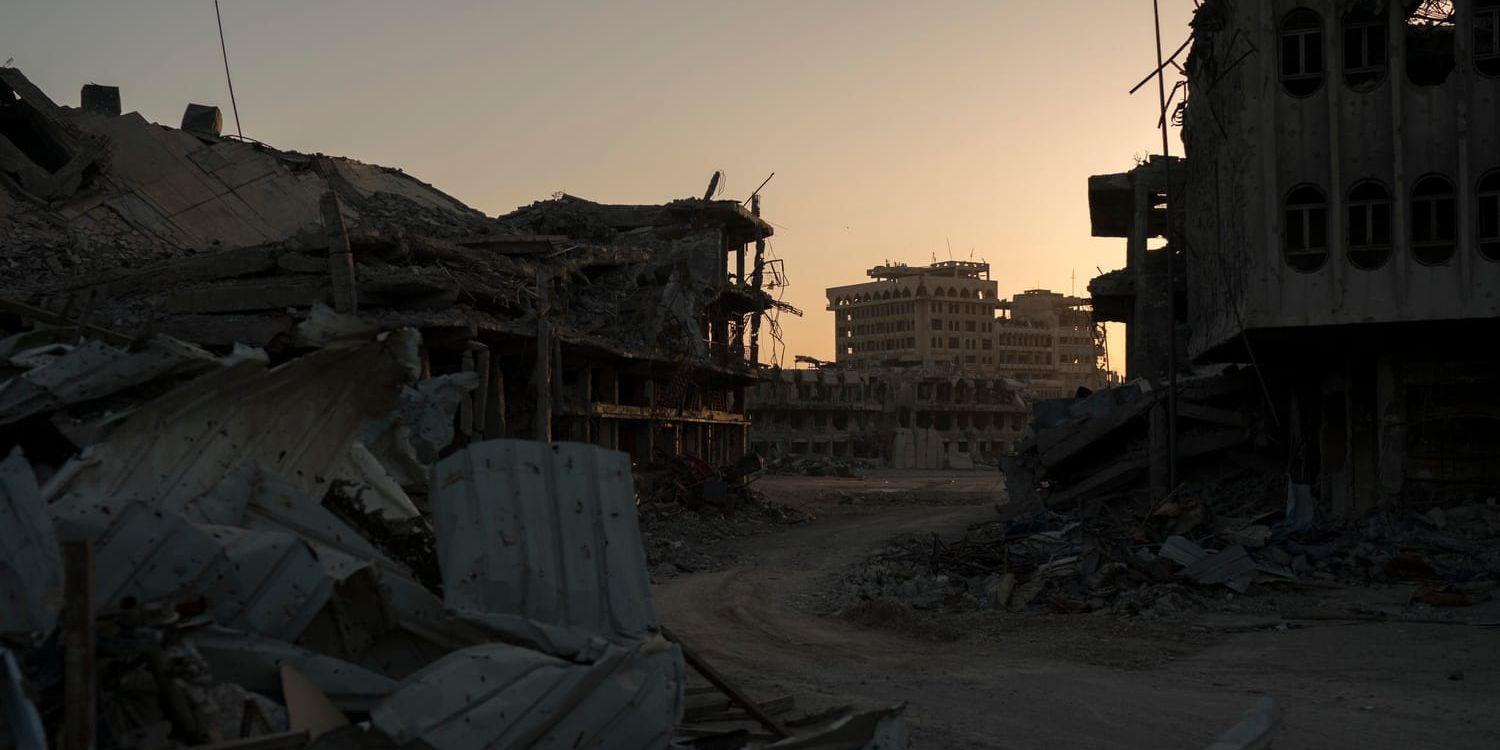 Förstörda byggnader i centrala Mosul, fotograferade i november i fjol, efter striderna mellan den irakiska armén och IS.