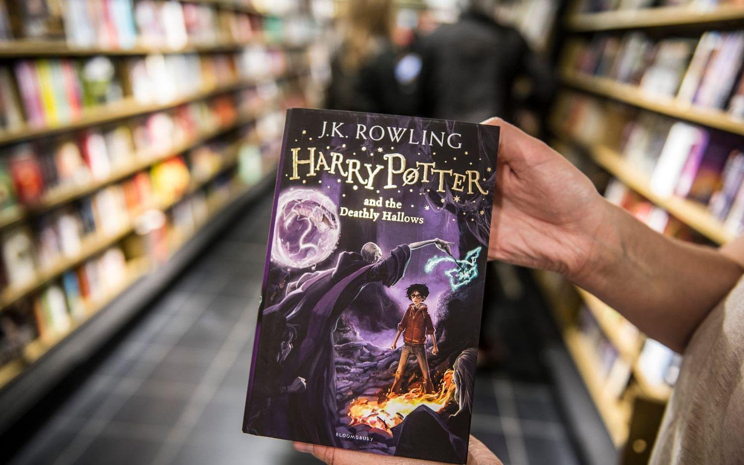 Harry Potter and The Deathly Hallows. Detta är den engelska utgåvan. Bild: Anna Svanberg.
