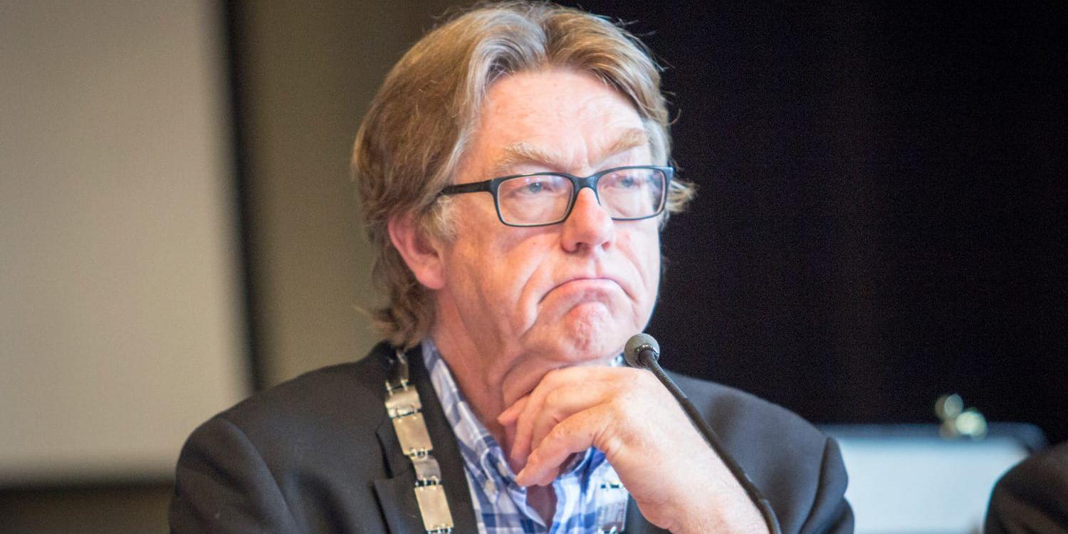 Slutar som bonde. C-politikern Roland Gottfridsson, 66, tänker lägga ner sin kritiserade djurhållning.