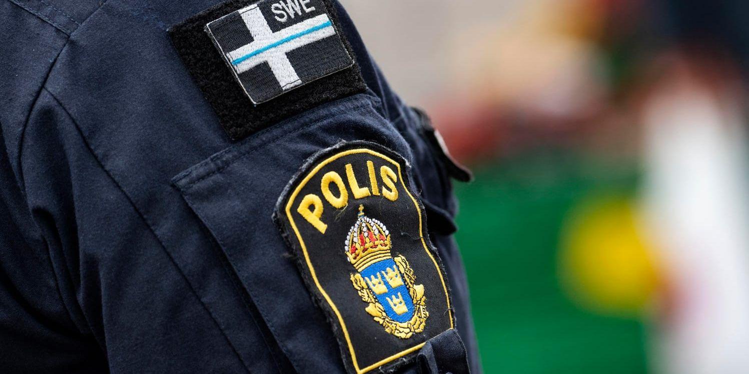 Polisen har frihetsberövat en ung pojke som misstänkts för den senaste tidens ofredanden av barn i Limhamn.