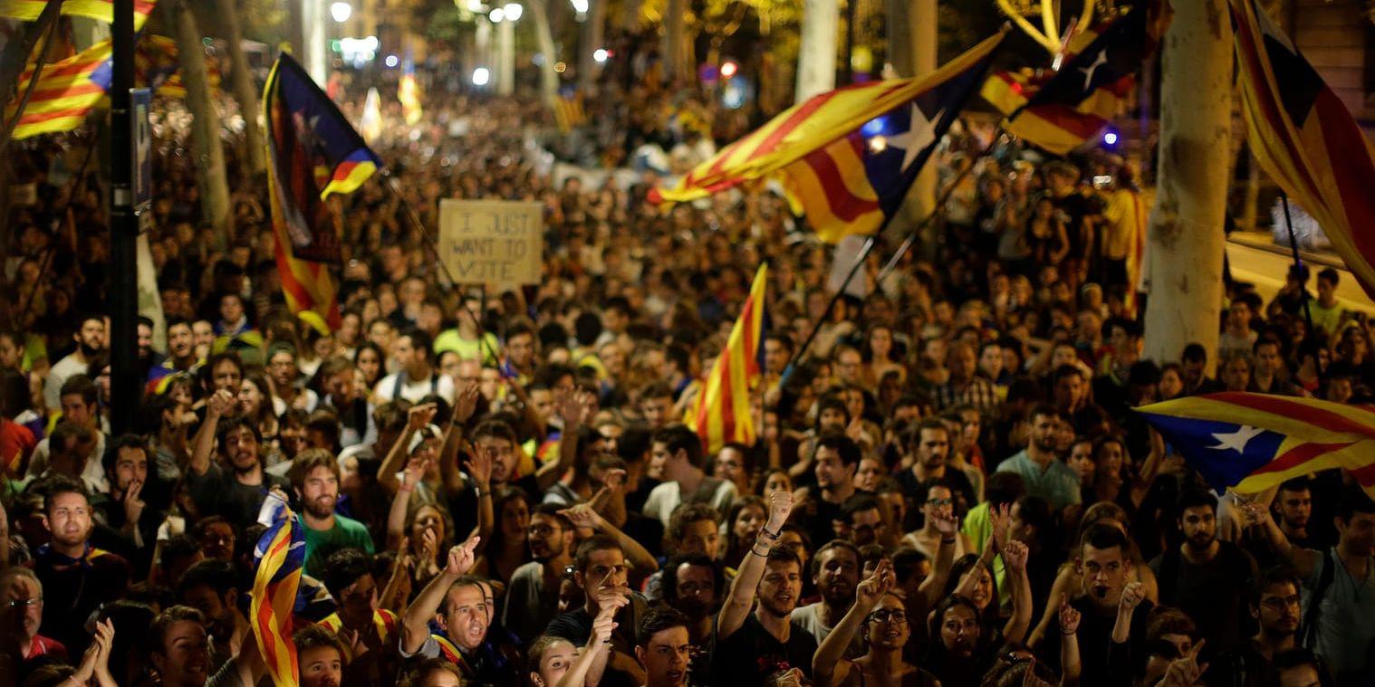 Protester i Barcelona i förra veckan i samband med en stor polisinsats i för att stoppa folkomröstningen.