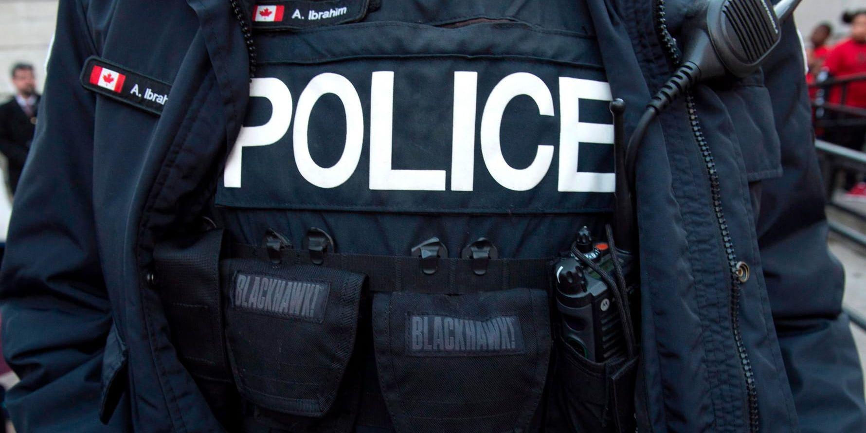 Polisen letar efter flera män i 20-årsåldern efter en skottlossning i ett köpcentrum i Toronto-området. Arkivbild.