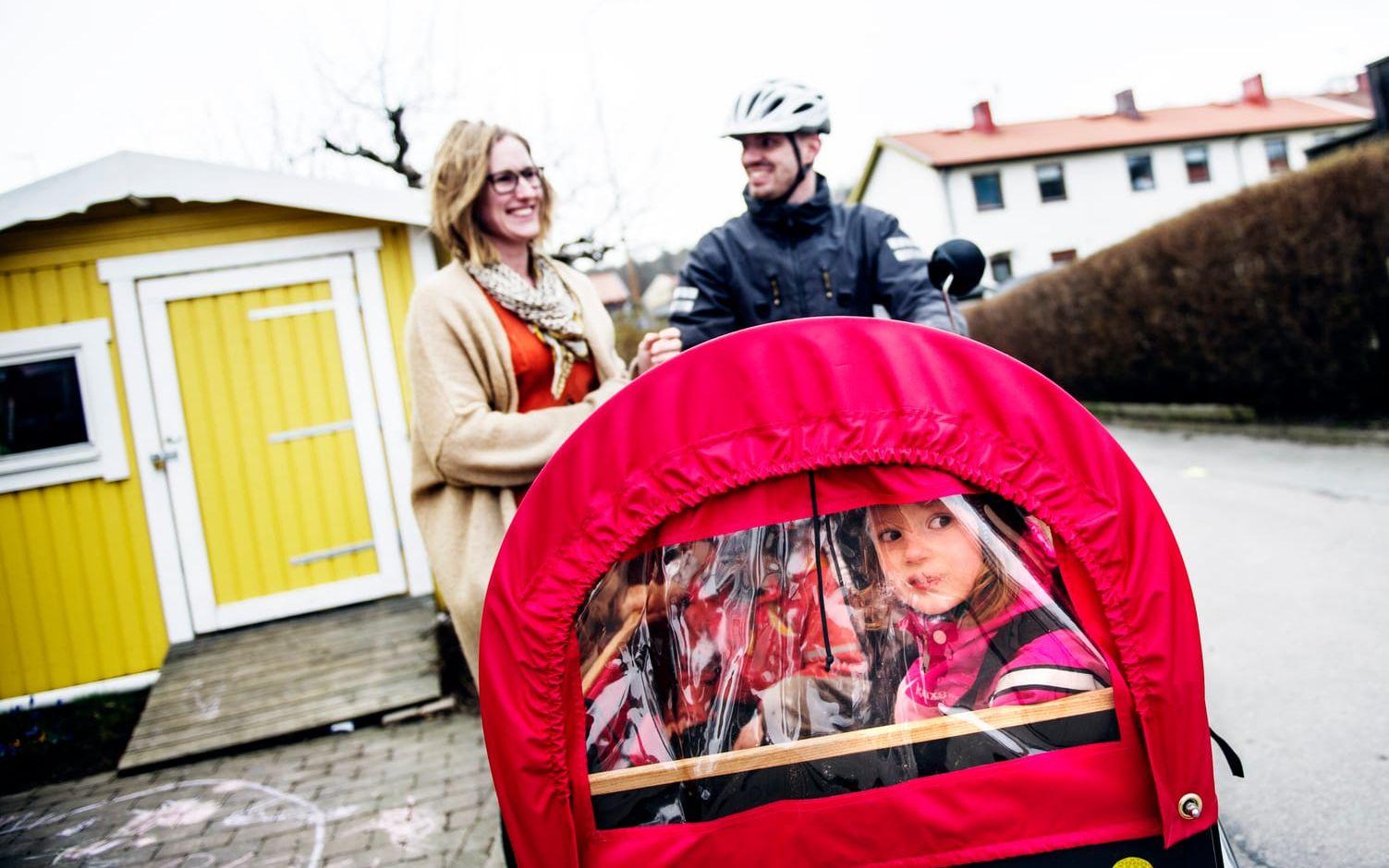 Trots att det bara haft cykeln under vintern, har vädret inte varit ett stort problem för familjen. Bild: Anna Svanberg