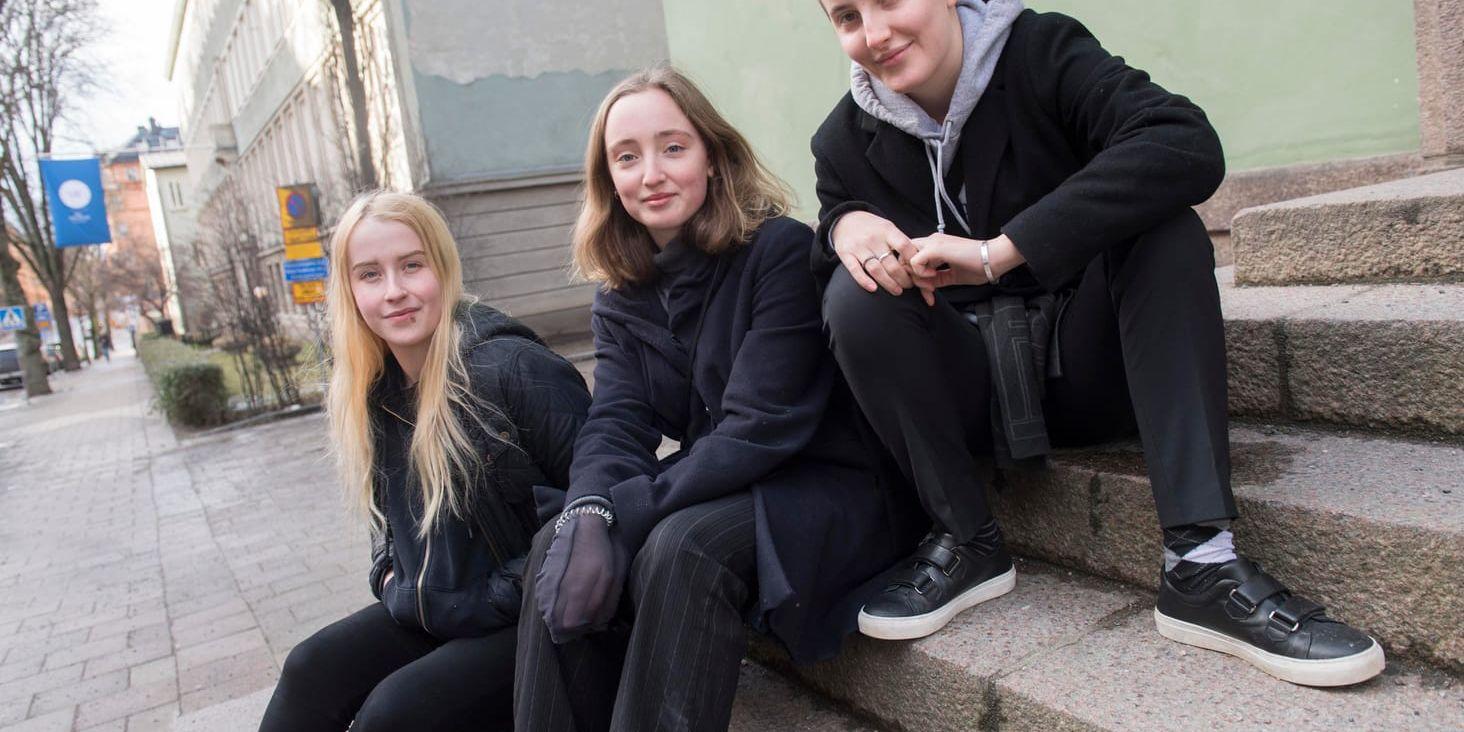 Mikaela Ravnäs, Frida Wennerfors och Charlie Jakobsson tycker att elever ska få påverka och prata mer vid sexualundervisningen.
