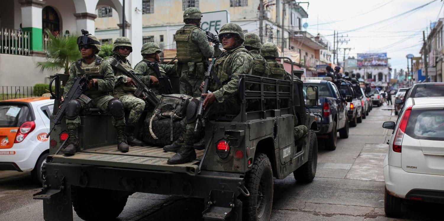 Soldater patrullerar i Acayucan i delstaten Veracruz. Arkivbild.