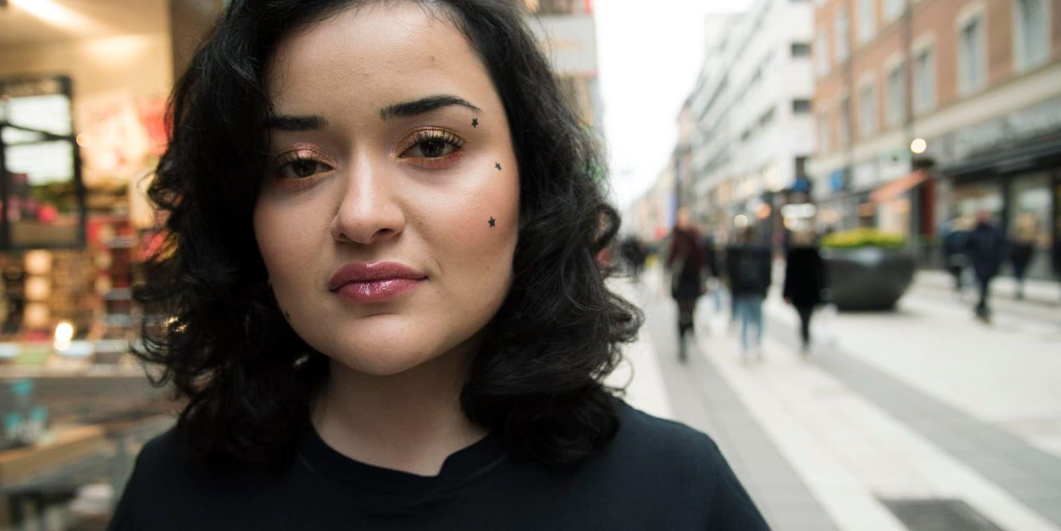 Rehane Ehsani, butiksbiträde på The Body Shop på Drottninggatan i Stockholm, minns terrordådet för ett år sedan.