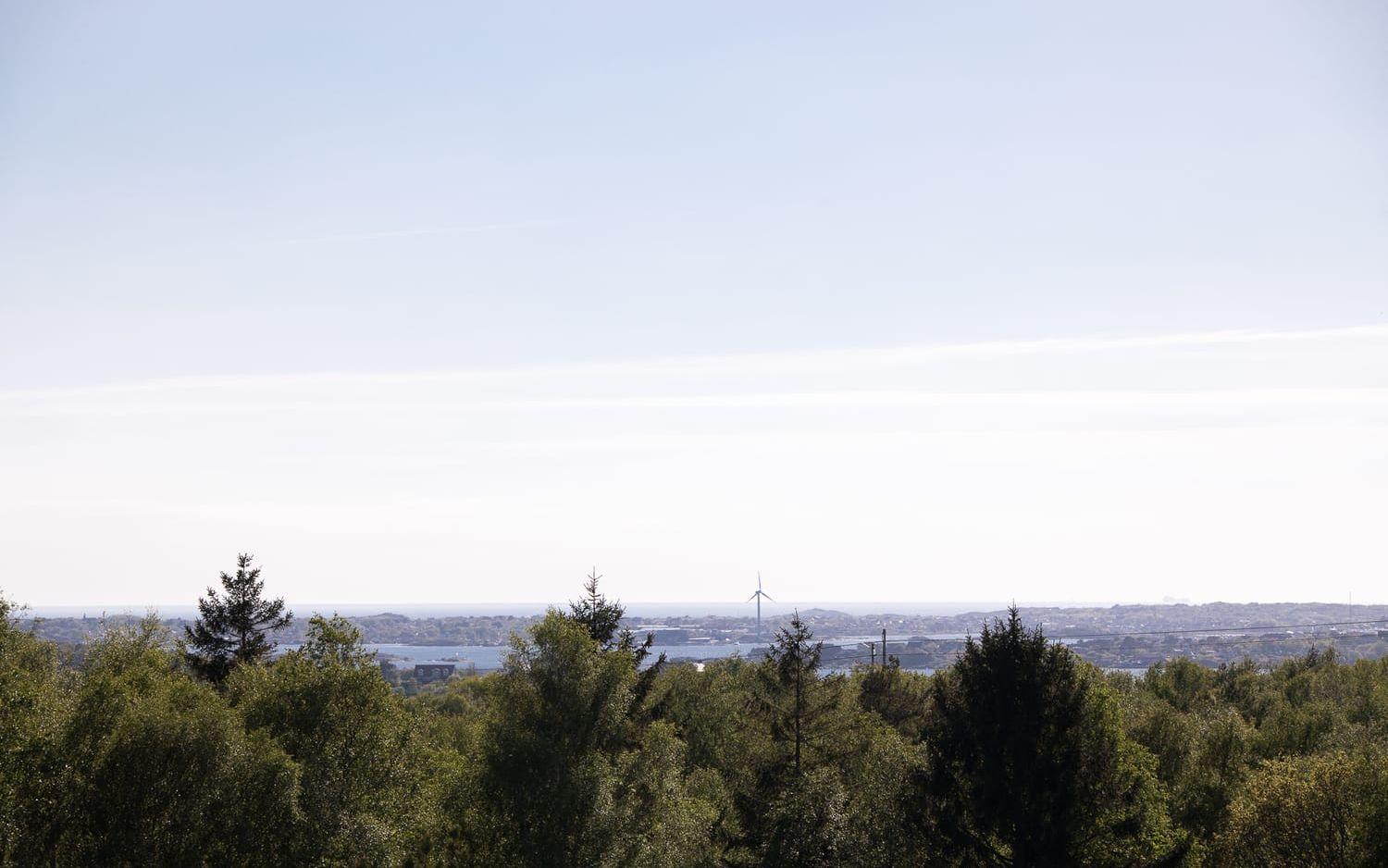 Från terassen kan man blicka ned mot Göteborgs norra skärgård. Foto: Hannes Almeräng, Husfoto AB, ESNY Göteborg.