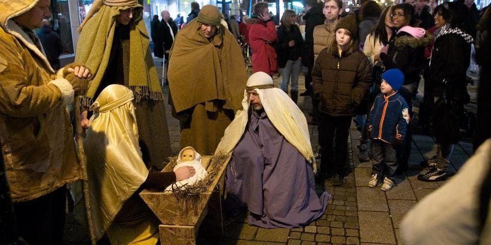 Vårdar traditionen. Alla kristna, framför allt i Mellanöstern, kan inte ostört fira minnet av Jesu födelse utan förföljs och dödas. Bilden är från Storgatan i Halmstad.
