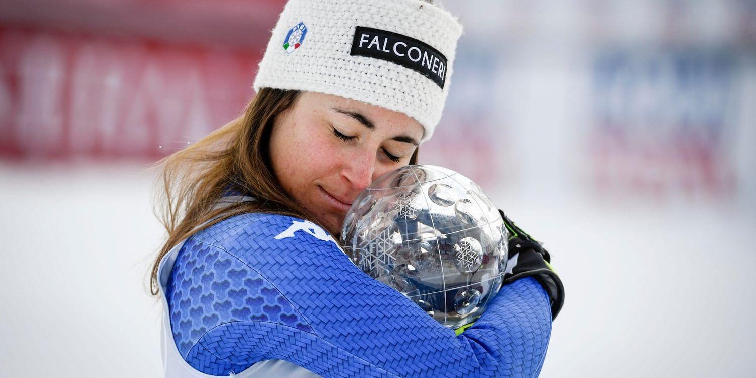 Italienskan Sofia Goggia vann inte säsongens sista världscuptävling i störtlopp. Men andraplatsen bakom Lindsey Vonn räckte ändå för att säkra totalsegern i störtloppscupen.