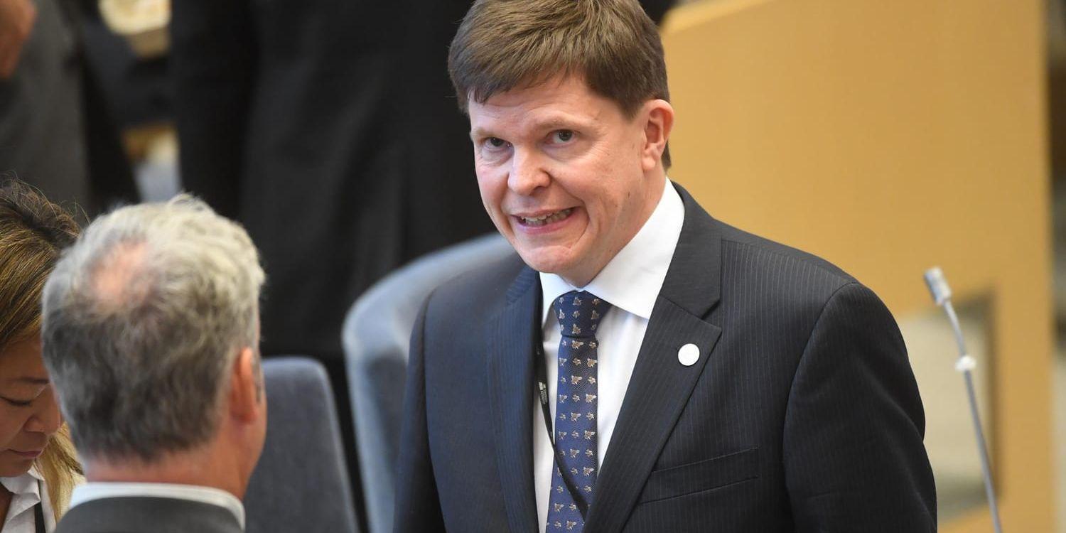 Riksdagens nyvalde talman Andreas Norlén har spikat att en statsministeromröstning hålls redan på tisdagen.