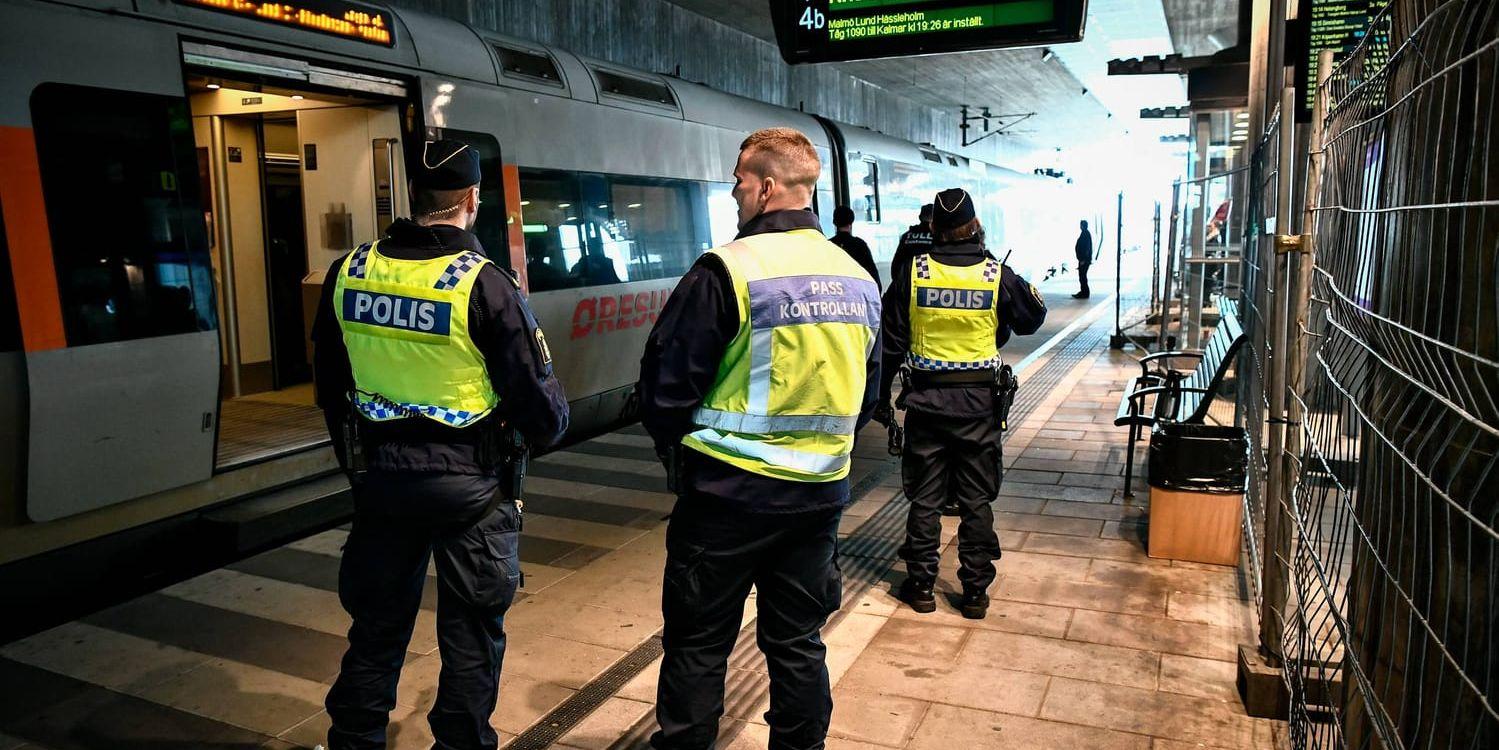 Från och med månadsskiftet september–oktober ska så kallade heltäckande gränskontroller göras på flera ställen i Skåne, men polisen har svårt med rekryteringen av nya id-kontrollanter. Arkivbild.