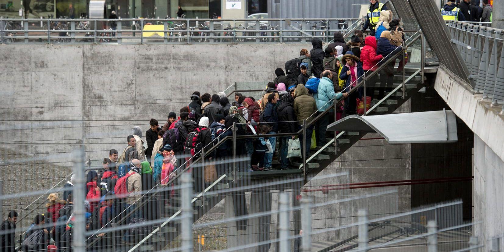 Striktare regler kring familjeåterförening fördes fram med argument för att antalet flyktingar till Sverige skulle minska. Arkivbild.
