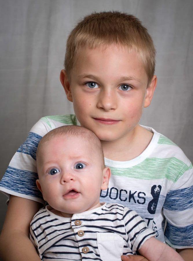 Elin Eriksson och Filip Johansson, Halmstad, fick den 6 mars en pojke som heter Adrian. Han vägde 3 340 och var 50 cm lång. Storebror heter Vincent.