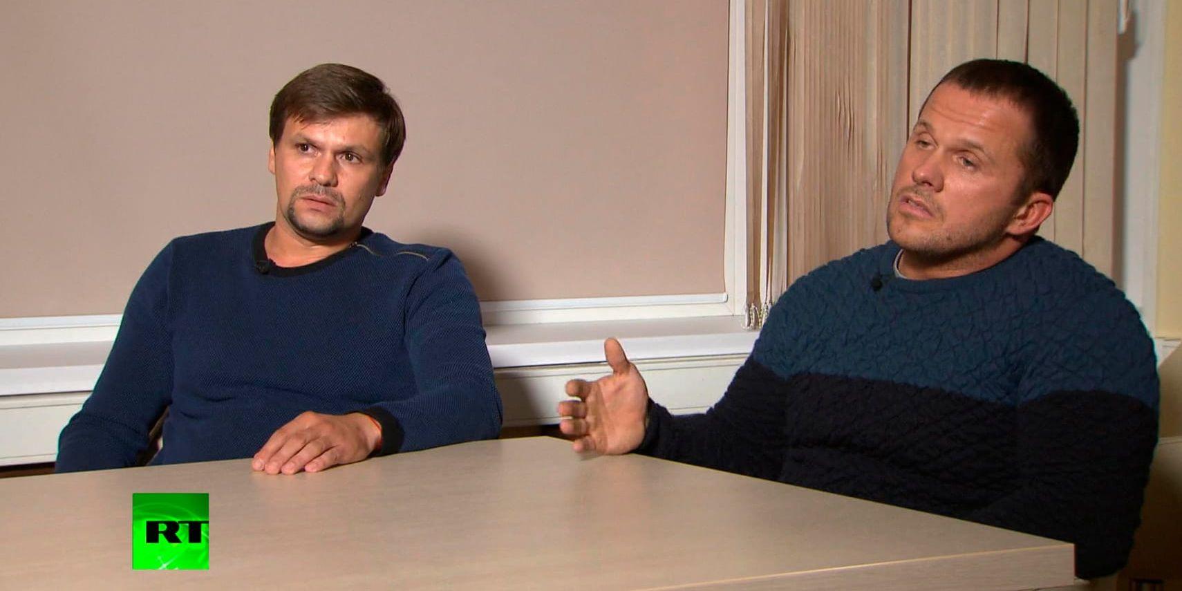 De misstänkta ryska agenterna Anatolij Tjepiga (till vänster) och "Aleksandr Petrov" i en intervju med den ryska statliga internationella propagandakanalen RT. Arkivbild.
