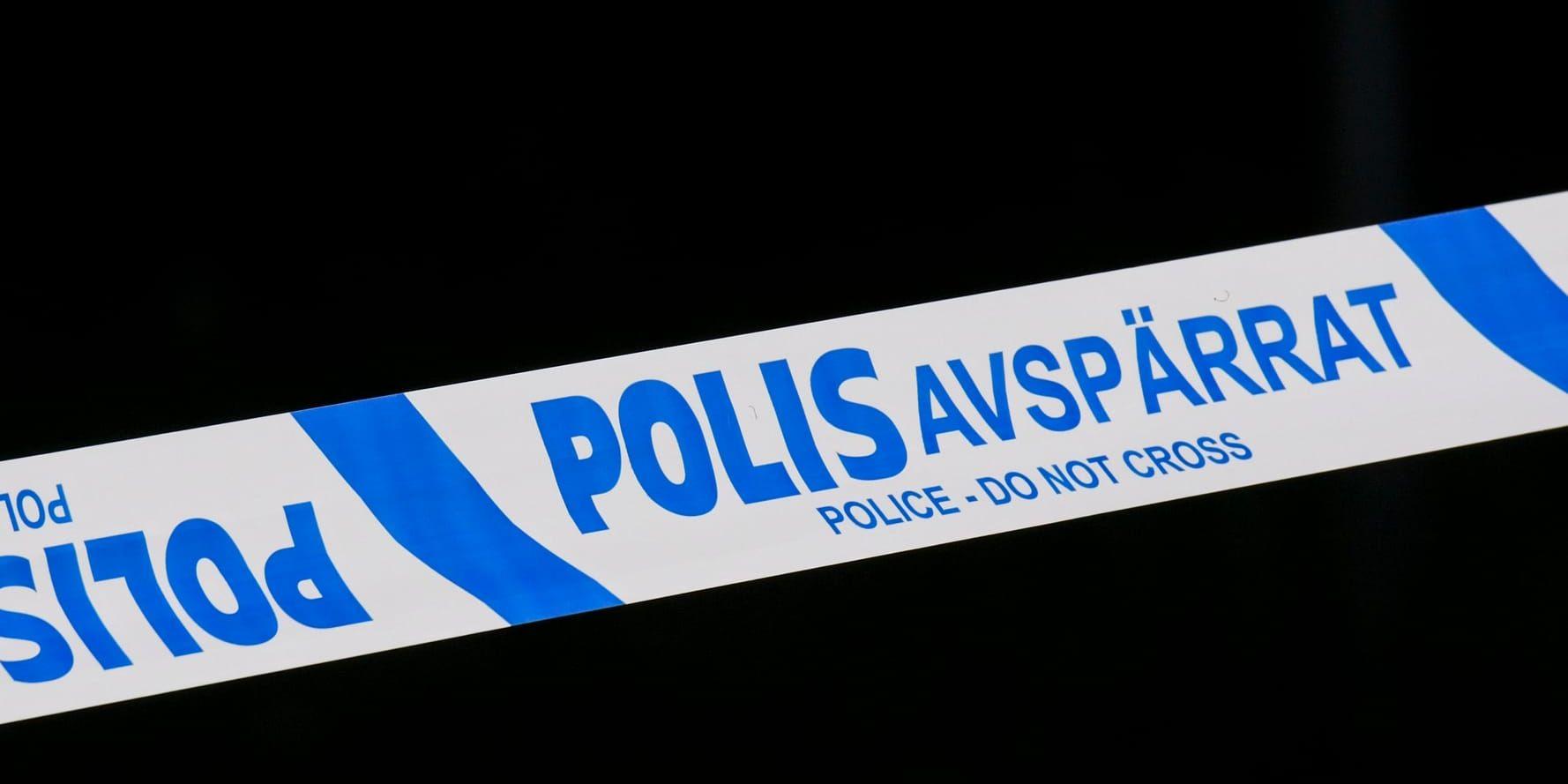 En kvinna påträffades under tidiga söndagsmorgonen död i sin bostad i Västerås. Arkivbild.