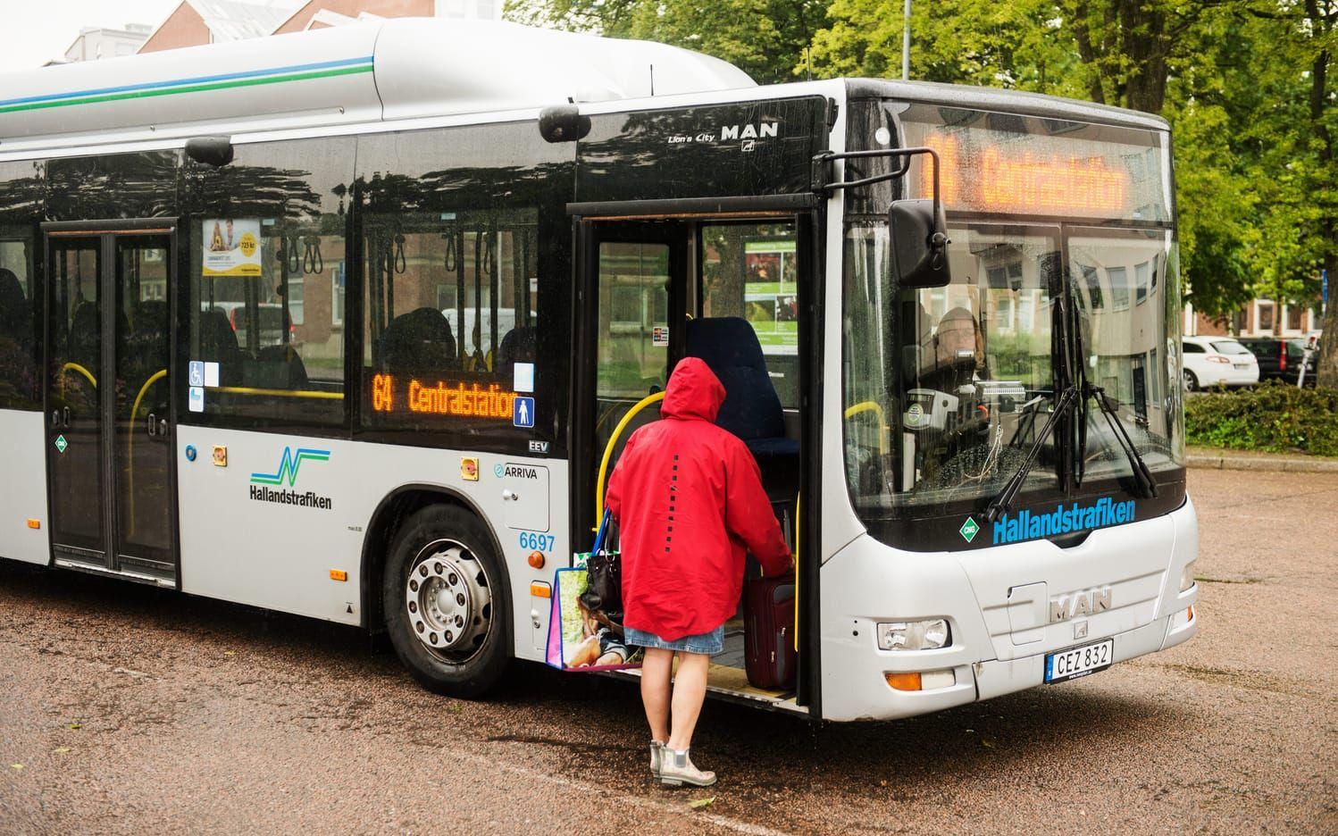 Hallandstrafiken kommer även i år sälja sommarkort. Kortet ger obegränsat resande på Hallandstrafikens bussar och tåg. Bild: Roger Larsson/arkiv