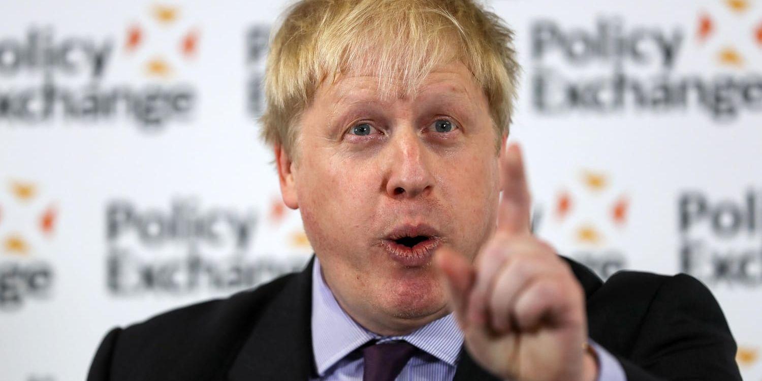 Storbritanniens utrikesminister Boris Johnson håller linjetal om brexit i London.