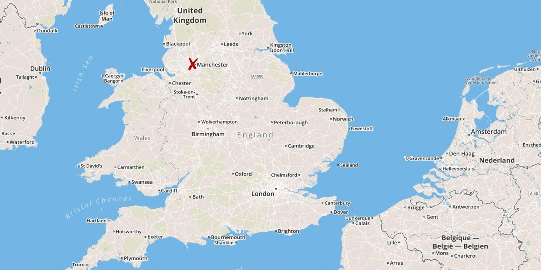 Den misstänkta brandattacken inträffade i Salford, väster om Manchester i Storbritannien.
