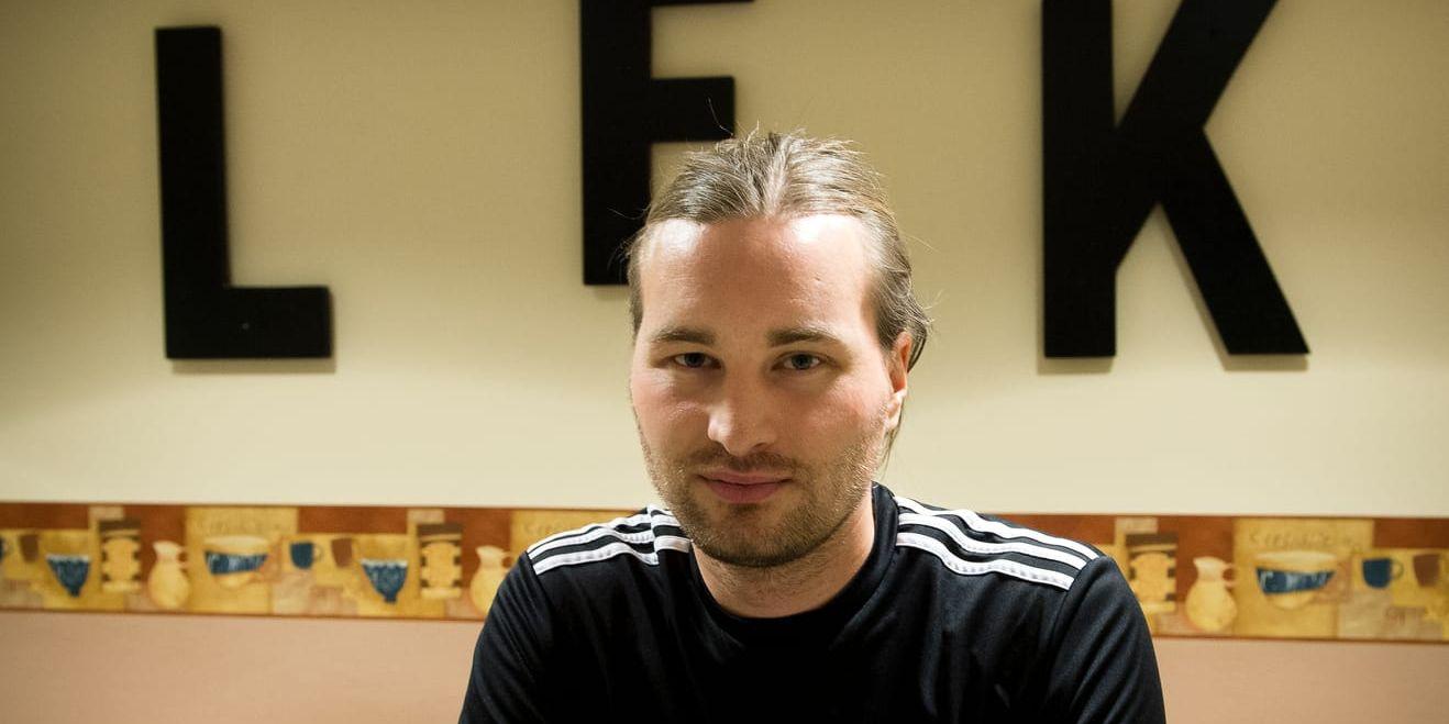 Peter Åberg, tränare i Laholms FK, hoppas att den negativa trenden ska vända i derbyt mot Halmia.