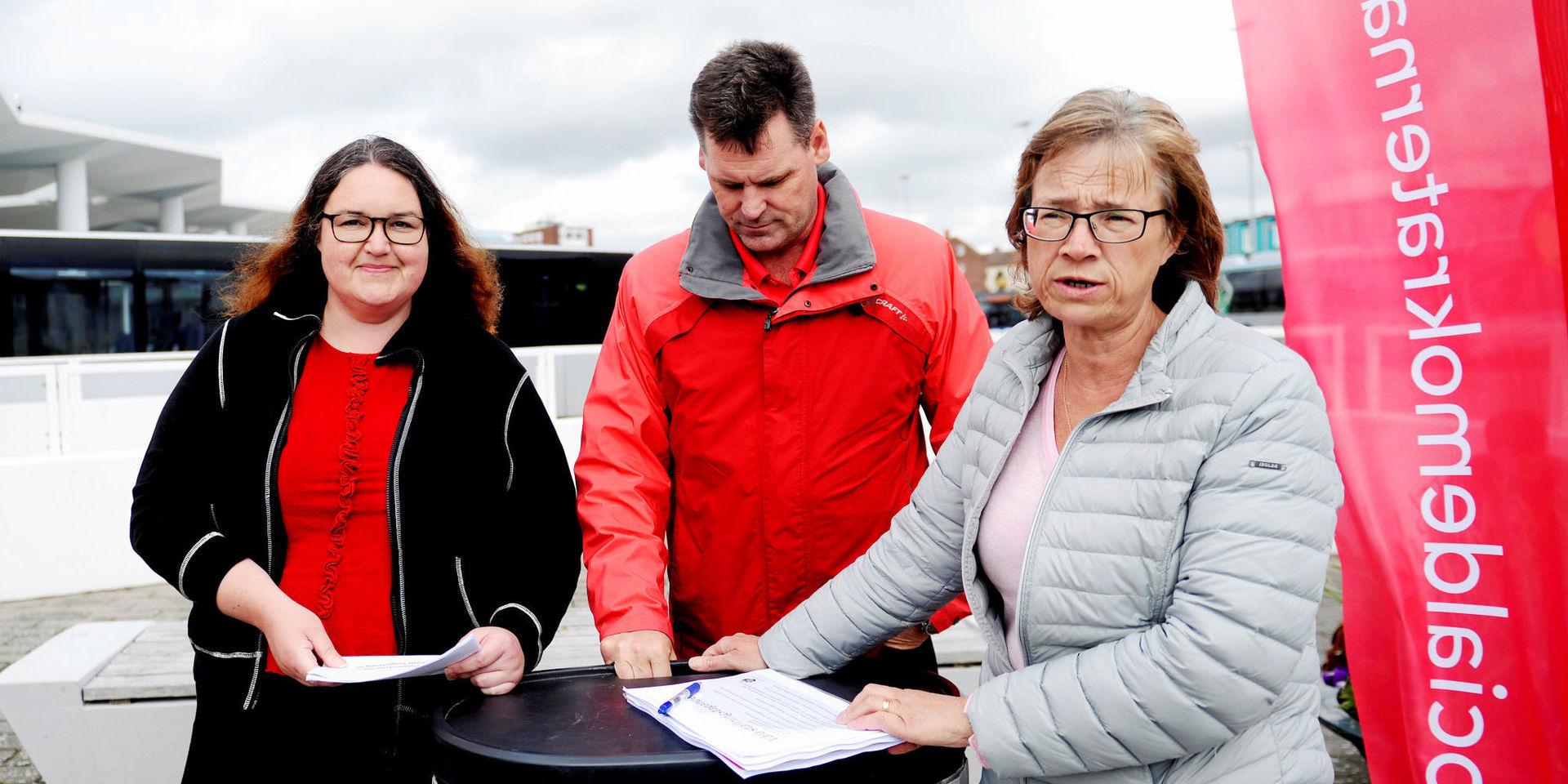 En samlad opposition presenterar sitt budgetförslag. Från vänster Agnes Hulthén (V), Per Stané Persson (S) och Lise-Lotte Bensköld Olsson (S).