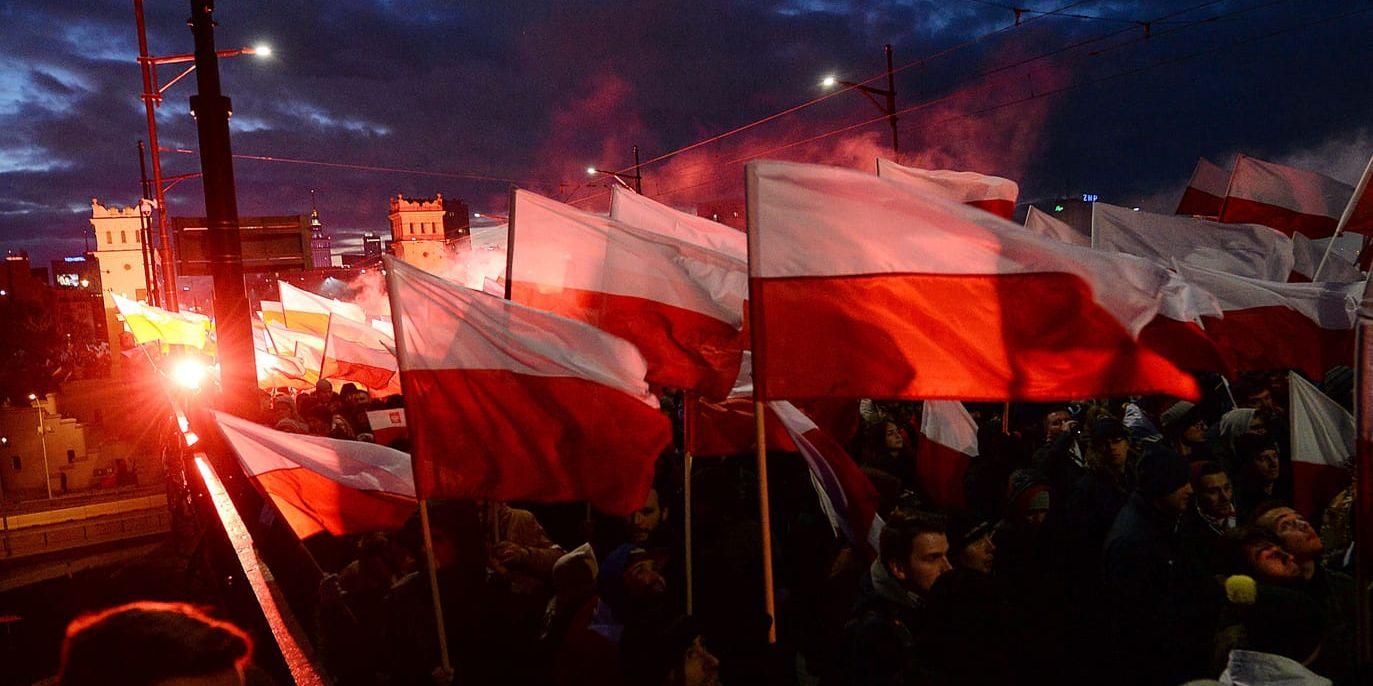 Deltagare i den nationalistiska marschen i Warszawa.