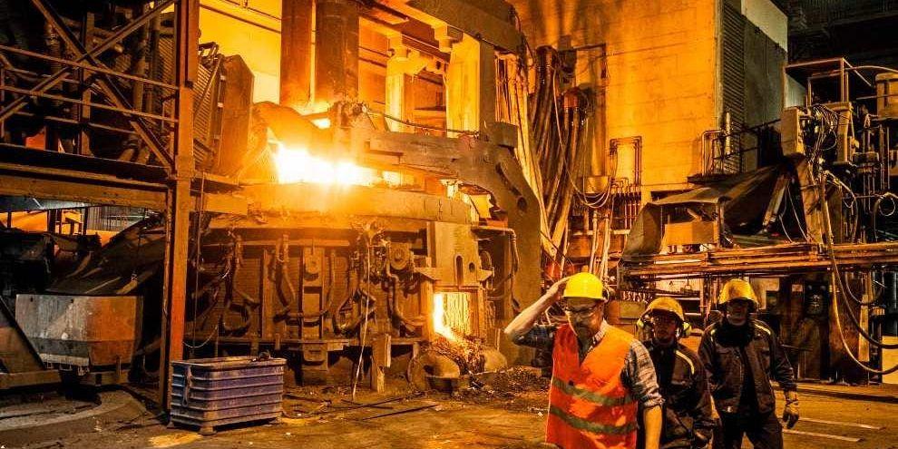 Smältugnen. Höganäs AB tillverkar metallpulver av smält återvunnet järn vid stålverket i Halmstad. Järnpulvret används i sin tur för pressgjutning av andra produkter och på en rad andra sätt.