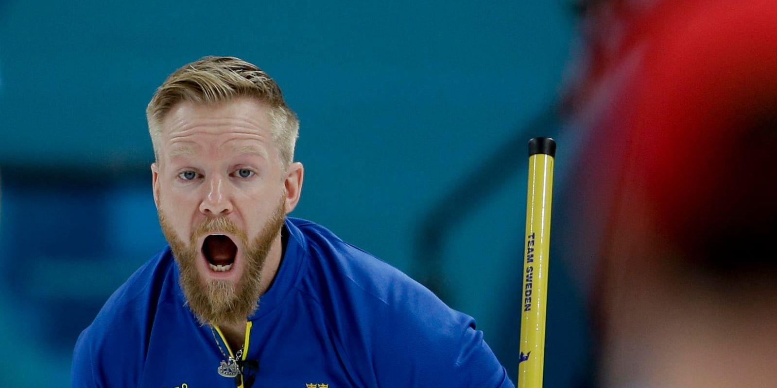 Fjärde raka segern för skippern Niklas Edin i curling-VM. Bilden är från OS där laget tog silver. Arkivbild.