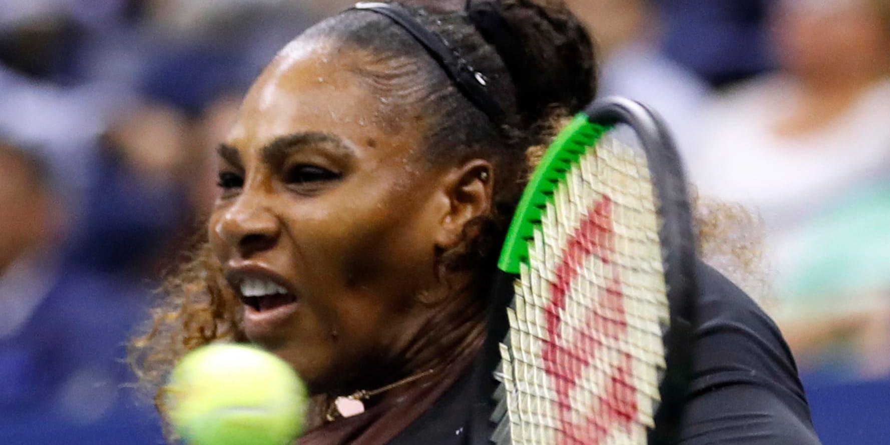 Serena Williams i fredagens match mot Venus Williams.
