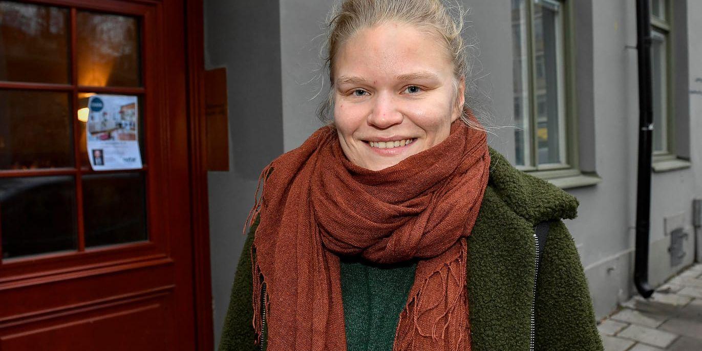 Johanna Josefsson på lägenhetsvisning på Södermalm.