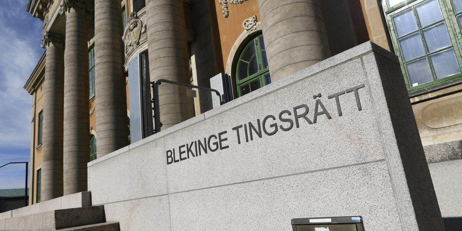 En SD-politiker åtalas i Blekinge tingsrätt för hets mot folkgrupp.
