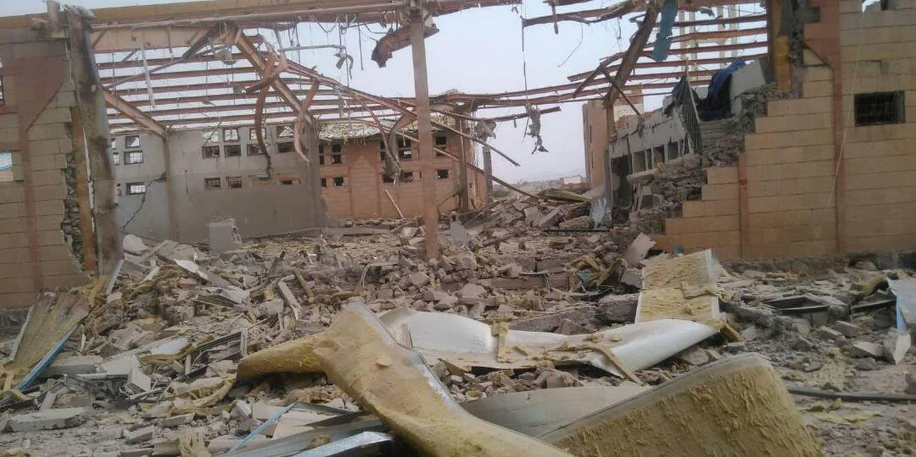 Det sönderbombade kolerasjukhuset i Abs.