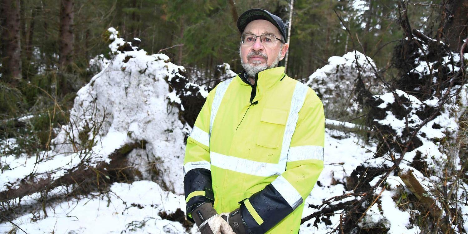 Skogsägaren Stefan Lindskogs ägor drabbades hårt av stormen Alfrida.