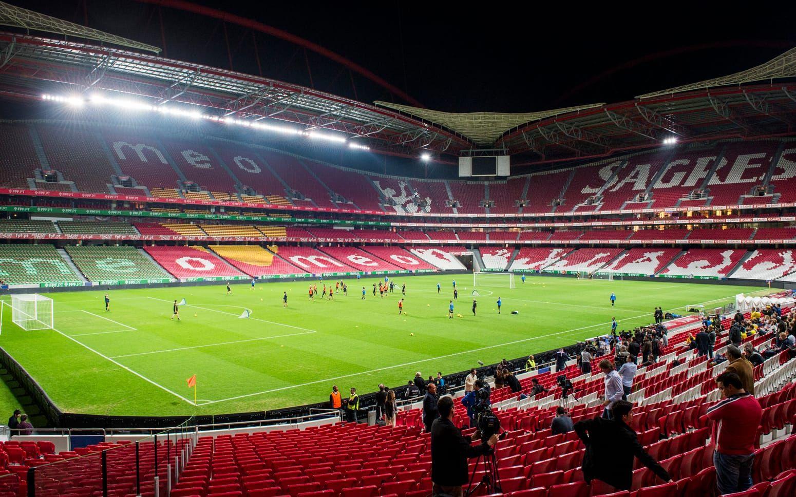 16. Victor Nilsson Lindelöfs och Benficas hemmaplan, Estadio da Luz tar in 64 642 åskådare.