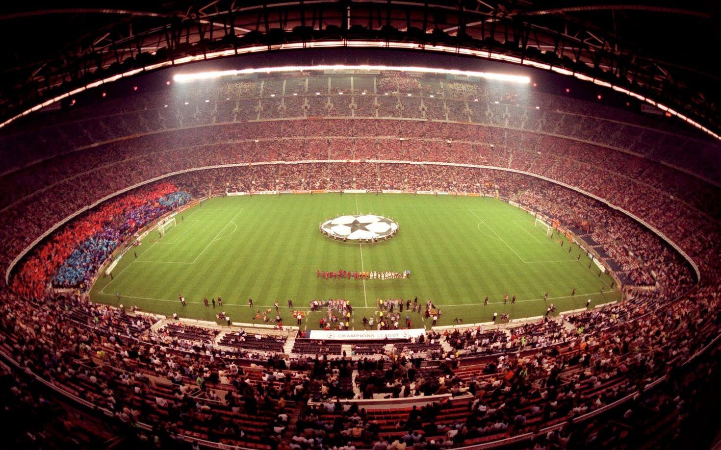 1. Men störst är Nou Camp där Barcelona spelar, arenan tar 99 354 åskådare.