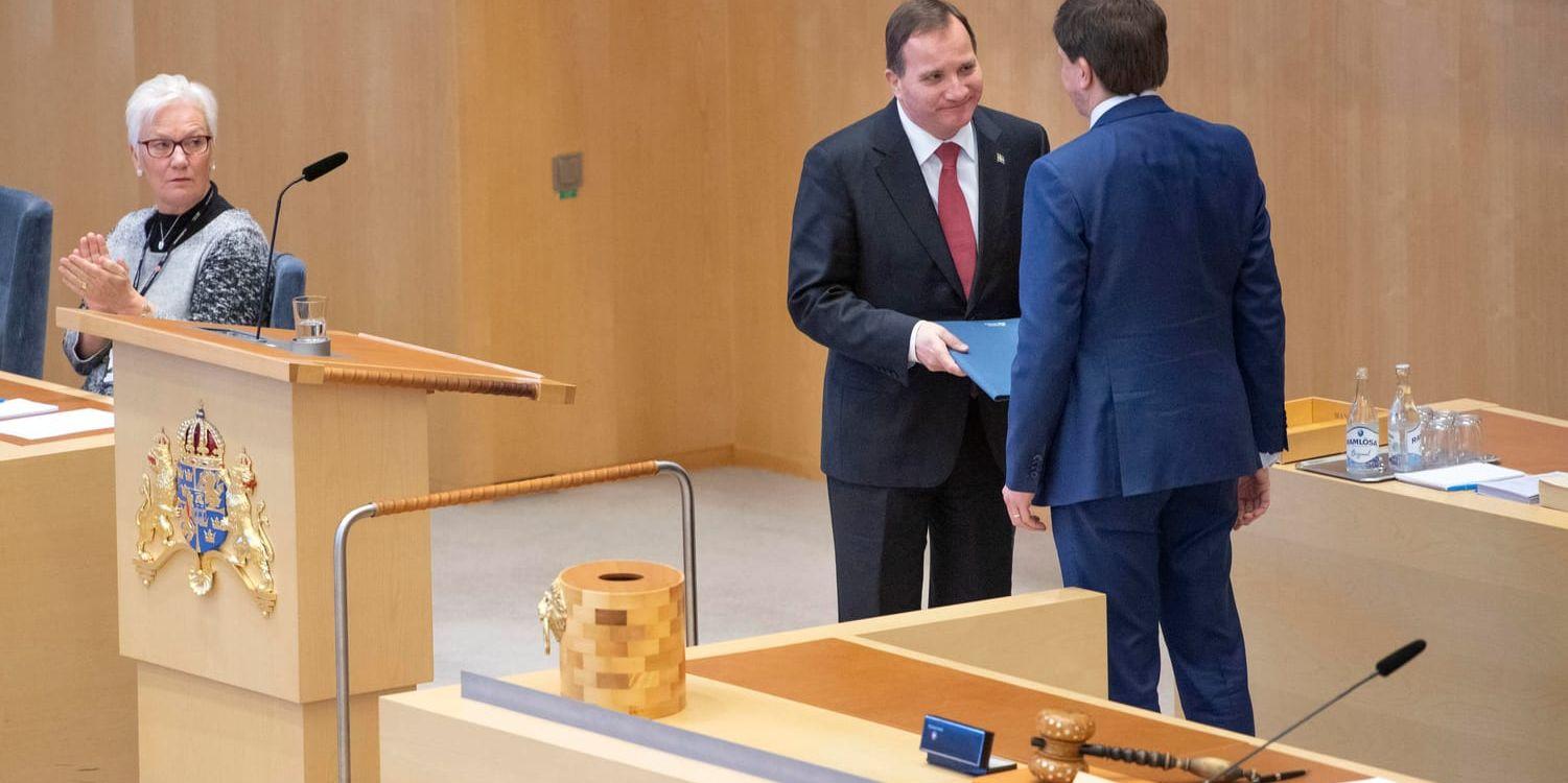 Statsminister Stefan Löfven (S) tar emot statsministerförordnandet av riksdagens talman Andreas Norlén.
