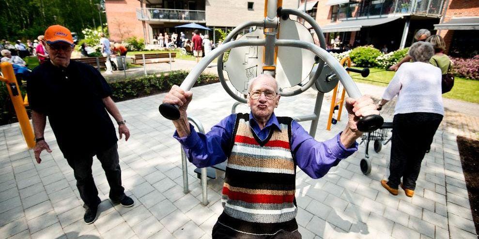 Redan rutinerad. Dirck Knuth, 93 år, har redan hunnit prova på gymmet vid flera tillfällen.Bild: Roger Larsson