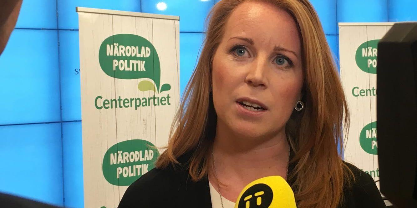 Centerns ledare Annie Lööf tänker rösta ja till regeringens förslag om att ge ensamkommande unga en ny chans att stanna i Sverige.