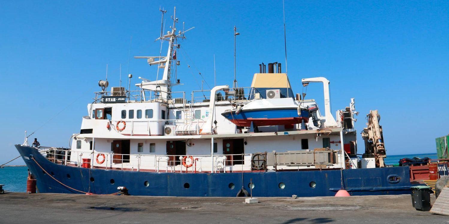 C-star vid hamnen i Famagusta på Cypern i slutet av juli. Turkcypriotiska myndigheter beordrade fartyget att lämna hamnen, efter att de misstänkts för att ha förfalskat dokument för 20 lankeser i besättningen. Arkivbild.