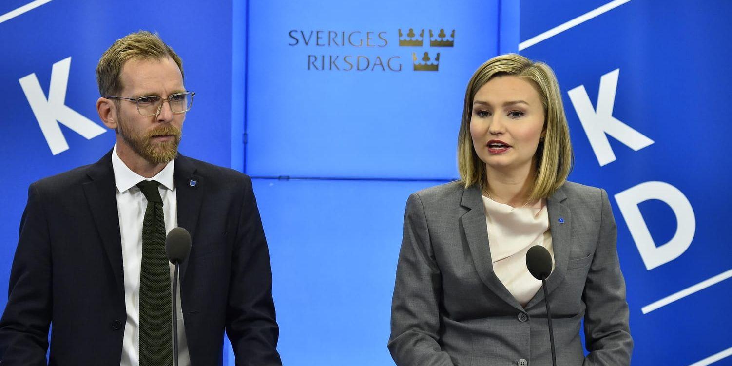 Kristdemokraternas ekonomiskpolitiske talesperson Jakob Forssmed och partiledare Ebba Busch Thor presenterar Kristdemokraternas budgetmotion.