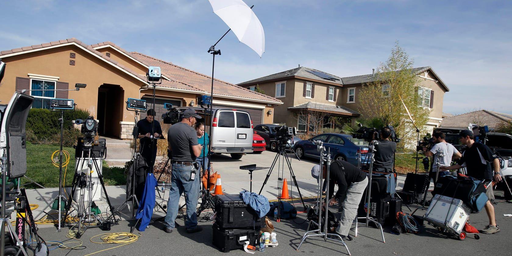 Fallet med de 13 undernärda och inspärrade barnen har väckt ett stort medieintresse i Kalifornien. Polisen har under veckan genomfört en omfattande husrannsakan i villan där familjen bott sedan 2014.