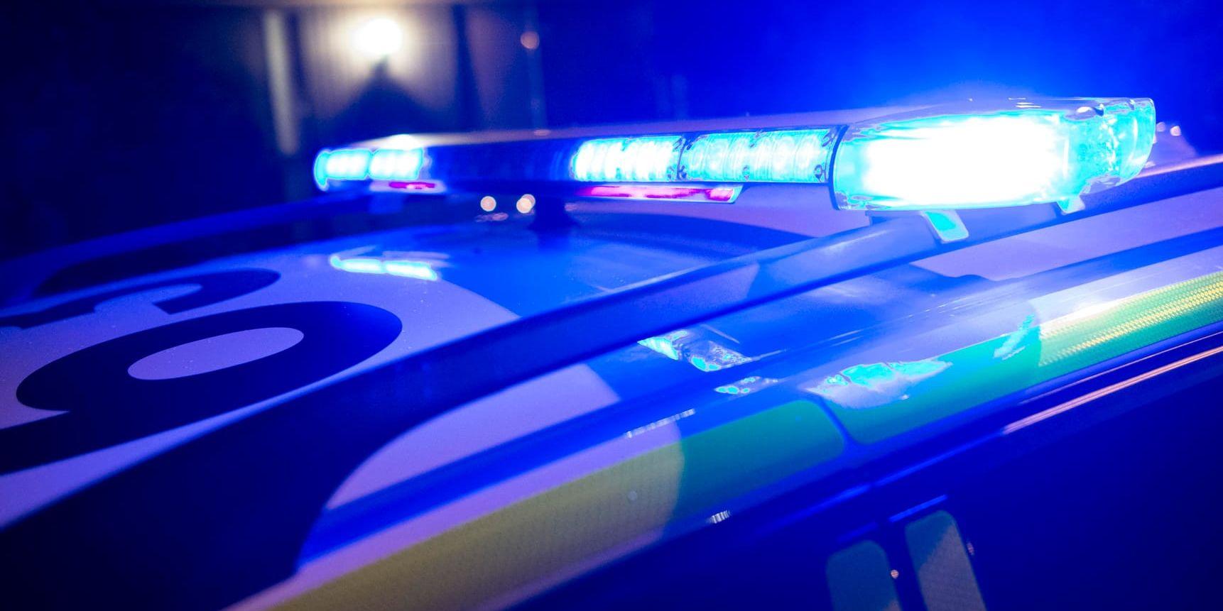 En man hotades med ett pistolliknande föremål och rånades på sin moped i Eskilstuna. Arkivbild.