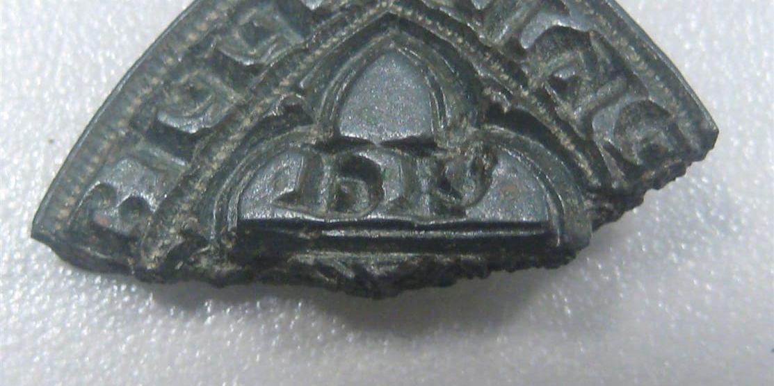 En sigillstamp, eller en sigillstämpel, från 1300-talet har hittats på Biskops Arnö.