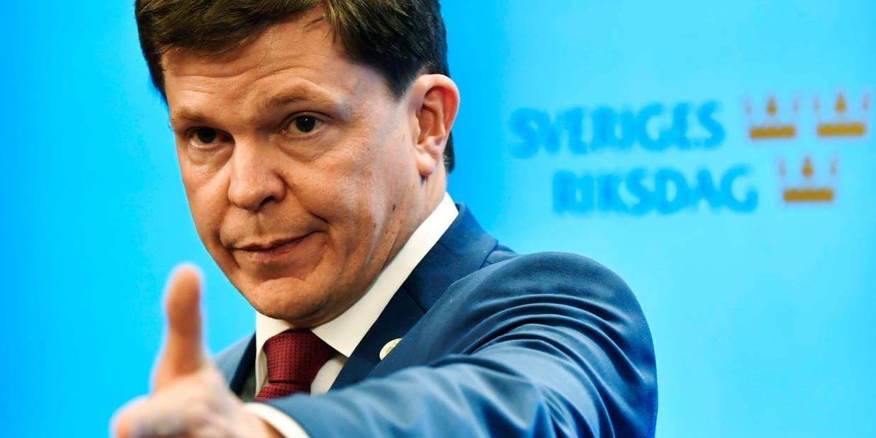 Liberalerna och Centerpartiet vill att riksdagens talman Andreas Norlén pekar på Moderatledaren Ulf Kristersson vid tisdagens talmansrunda och ber honom sondera för en ny regering.